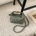 Mini borsa vintage in pelle testurizzata verde con finiture dorate e tracolla - Verde
