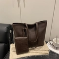 Conjunto de bolso tote marrón oscuro en cuero PU con detalles de remaches dorados - Café (Textura de Ojo de Tigre)