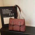 Vintage Umhängetasche in Bordeaux mit mattem Finish und verstellbarem Schultergurt - Kaffeebraun