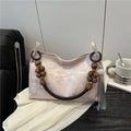 Sac brodé chinois rose avec poignée en perles de bois et long gland en soie élégant - Rose