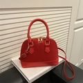 Bolso rojo de concha en cuero sintético mate con cremalleras doradas y bandolera - Rojo