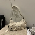 Bolso hobo plisado blanco crema con hebilla retro y detalles de remaches metálicos - Blanco