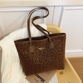 Sac cabas léopard tendance avec inscription dorée New York en finition marron foncé - Marron
