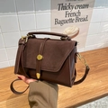 Sac bandoulière rétro marron foncé en mélange de cuir avec boucle ronde en métal - Marron
