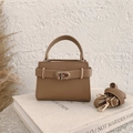 Mini sac à main marron en cuir grainé avec détails dorés et bandoulière amovible - Kaki