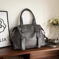 Bolso vintage gris oscuro de cuero suave con anillas en D y correa ajustable - Gris