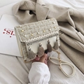 Borsa a tracolla in tweed beige con nappe e tracolla a catena dorata - Bianco