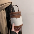 Bruin-witte cilindervormige emmerzak met krokodillenstructuur en handvat - Bruin en wit
