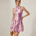 Abito a trapezio alla moda con scollo all'americana in stampa tie-dye viola e bianca - XS / Tie Dye Viola