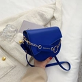 Retro Satteltasche in Klein-Blau mit Goldkette und strukturierter Lederoptik - Klein-Blau