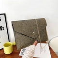 Elegante pochette a busta con paillettes dorate e tracolla a catena in metallo - Oro