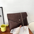 Elegante pochette a busta con paillettes bronzo e tracolla a catena dorata - Marrone
