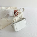 Sac à épaule en cuir PU blanc minimaliste avec design à cadre et fermeture éclair - Blanc