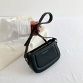 Sac à épaule minimaliste en cuir PU noir avec texte blanc FASHION & RYX et zip argenté - Noir