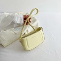 Sac à épaule minimaliste jaune crème en similicuir avec détail du logo FASHION & RYX - Jaune