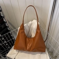 Τσάντα ώμου hobo από δέρμα PU σε χρώμα καραμέλας με λείο φινίρισμα και σχήμα μισοφέγγαρου - Σκούρο Καφέ