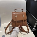 Schicker brauner Kunstleder-Rucksack mit goldener Schnalle und Vintage-Flappe für Damen - Dunkelbraun