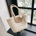 Bolso tote de paja tejido a mano con rayas beige y un elegante lazo de encaje suave - Blanco Roto Con Bufanda