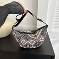 Bolso tote tejido de estilo étnico con patrones geométricos coloridos y correa ajustable - Negro