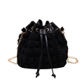 Schwarze Bubble-Beuteltasche mit Faltenoptik, Goldkette und strukturierter Oberfläche - Schwarz