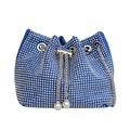 Sac seau bleu scintillant avec strass argentés, chaîne métallique et breloques perles - Bleu