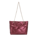 Elegante borsa tote trapuntata rosso vino con tracolla a catena dorata per l'inverno - Rosso