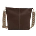 Bolso tipo cubo marrón oscuro con textura de lichi, costuras de contraste y correa étnica - Marrón