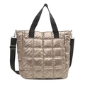 Bolso tote acolchado oro champán con asas negras y correa de hombro ajustable - Dorado
