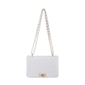 Bolso bandolera blanco acolchado con patrón de espiga y cadena dorada - Blanco