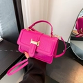 Magenta faux crocodile leather handbag with golden H-buckle and top handle - Rose Red