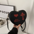 Borsa a tracolla nera a forma di cuore stile punk con stampa a croce e cinturino - Nero