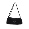 Borsa a tracolla in velluto a coste nero con texture verticale e placca logo triangolare - Nero