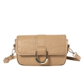 Borsa a tracolla quadrata color cammello motivo coccodrillo con fibbia a D dorata - Cachi
