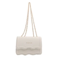 Borsa a tracolla bianca con patta a onde e catena dorata dal design moderno - Bianco