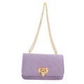 Elegante hellviolette Stepptasche mit goldener Kette und sicherem Drehverschluss - Lila