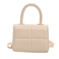 Bolso chic de cuero PU beige con textura acolchada y asa superior redondeada - Blanco