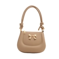 Elegante bolso de mano beige con hebilla de lazo dorado y diseño de asa con nudos - Caqui