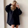 Selfie miroir d'une robe chemise oversize noire à manches longues avec col classique - S / Noir