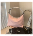 Dettaglio della borsa tote rosa fashion con manici argentati e design con scritte - Rosa con Tracolla Argentata / Rosa