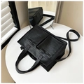 Borsa tote classica nera in pelle PU martellata con due tasche frontali applicate - Nero