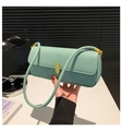 Bolso de hombro baguette verde menta minimalista con hebilla dorada en cuero PU - Verde