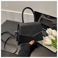 Minimalistische schwarze trapezförmige Handtasche aus Leder mit Griff und Schultergurt - Schwarz