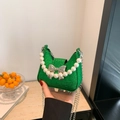 Funkelnde grüne Mini-Tasche mit Perlenkette, silberner Schleife und Metallschultergurt - Grün
