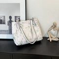 Borsa tote rosa con farfalle verdi e dettagli con catena argentata alla moda - Verde