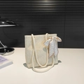 Chic beige straw tote bag with rope handles and heart print scarf for summer style - Off White
