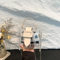 Transparente PVC-Gelee-Handtasche mit blau kariertem Kordelzugbeutel und Silberkette - Weiß