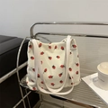 Sac fourre-tout en velours côtelé blanc cassé avec broderie fraises et anses en cuir - Blanc