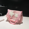 Borsa a tracolla in nylon rosa con stelle di peluche bianche e tracolla regolabile - Rosa