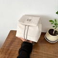 Mini borsa a tracolla chic in velluto bianco crema con fibbia a farfalla e catena argento - Bianco