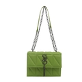 Bolso bandolera acolchado verde brillante con logo S en metal oscuro y detalle de borla - Verde